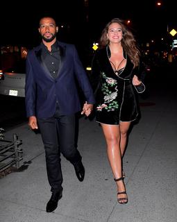 Ashley Graham feet photo thumbnail