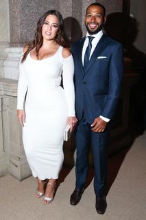 Ashley Graham feet photo thumbnail