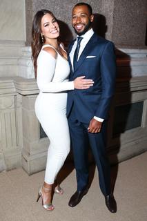 Ashley Graham feet photo thumbnail