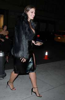 Ashley Graham feet photo thumbnail