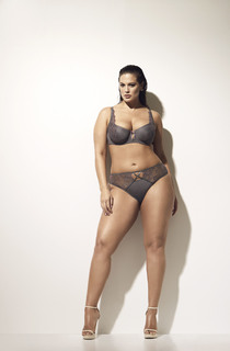 Ashley Graham feet photo thumbnail