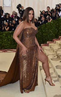 Ashley Graham feet photo thumbnail