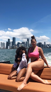 Ashley Graham feet photo thumbnail