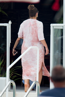 Ashley Graham feet photo thumbnail