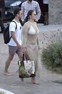 Ashley Graham feet photo thumbnail