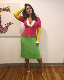 Ashley Graham feet photo thumbnail