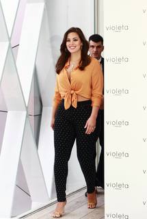 Ashley Graham feet photo thumbnail