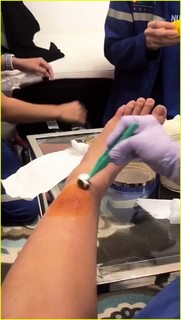 Ashley Graham feet photo thumbnail