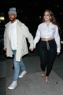 Ashley Graham feet photo thumbnail