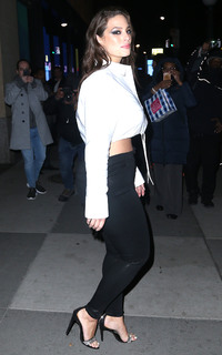 Ashley Graham feet photo thumbnail