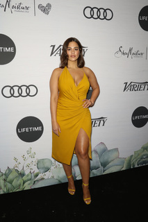 Ashley Graham feet photo thumbnail