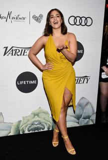 Ashley Graham feet photo thumbnail