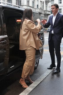 Ashley Graham feet photo thumbnail