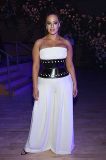 Ashley Graham feet photo thumbnail