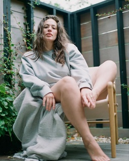 Ashley Graham feet photo thumbnail