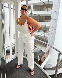 Ashley Graham feet photo thumbnail