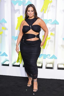 Ashley Graham feet photo thumbnail
