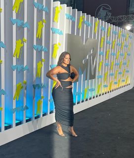 Ashley Graham feet photo thumbnail