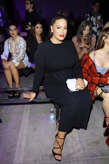 Ashley Graham feet photo thumbnail