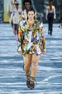 Ashley Graham feet photo thumbnail