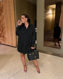 Ashley Graham feet photo thumbnail