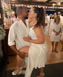 Ashley Graham feet photo thumbnail