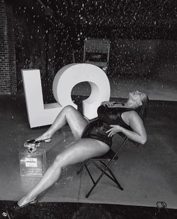 Ashley Graham feet photo thumbnail