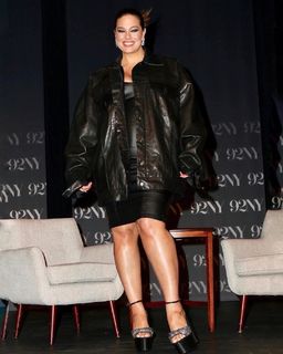 Ashley Graham feet photo thumbnail