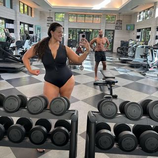 Ashley Graham feet photo thumbnail