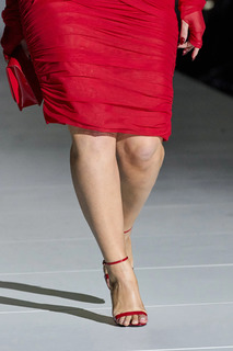 Ashley Graham feet photo thumbnail