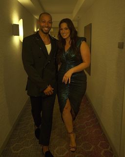 Ashley Graham feet photo thumbnail