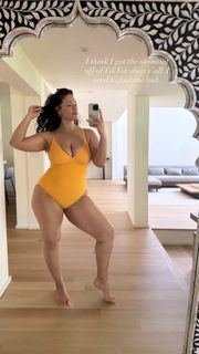 Ashley Graham feet photo thumbnail