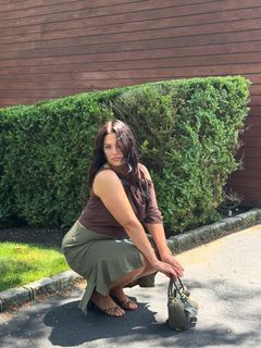 Ashley Graham feet photo thumbnail