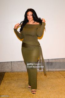 Ashley Graham feet photo thumbnail