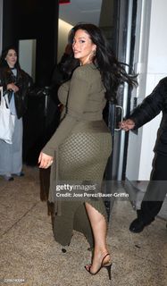 Ashley Graham feet photo thumbnail