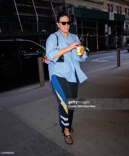 Ashley Graham feet photo thumbnail