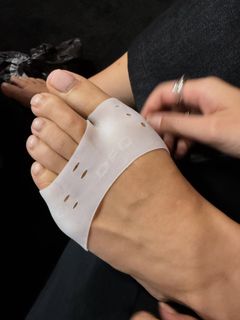 Ashley Graham feet photo thumbnail