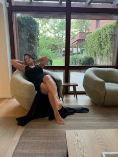 Ashley Graham feet photo thumbnail