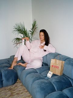 Ashley Graham feet photo thumbnail