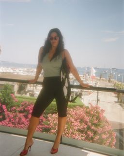 Ashley Graham feet photo 3