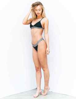 Ashley Graves feet photo 1