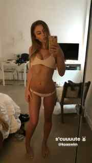 Ashley Graves feet photo 4