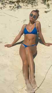 Ashley Graves feet photo 3