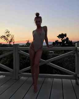 Ashley Graves feet photo 3
