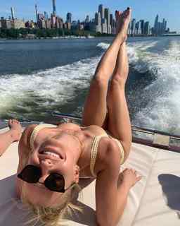 Ashley Graves feet photo 15