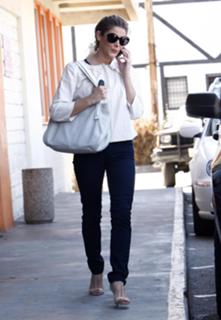 Ashley Greene feet photo thumbnail