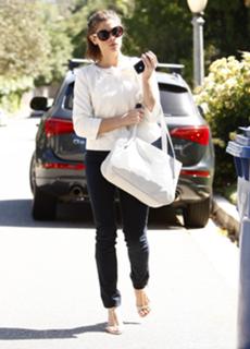 Ashley Greene feet photo thumbnail