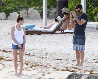 Ashley Greene feet photo thumbnail
