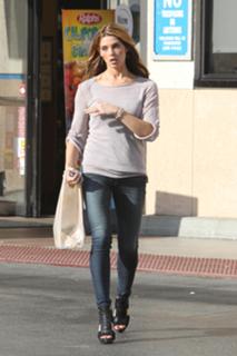 Ashley Greene feet photo thumbnail