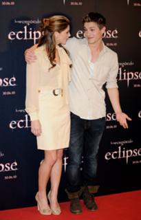 Ashley Greene feet photo thumbnail